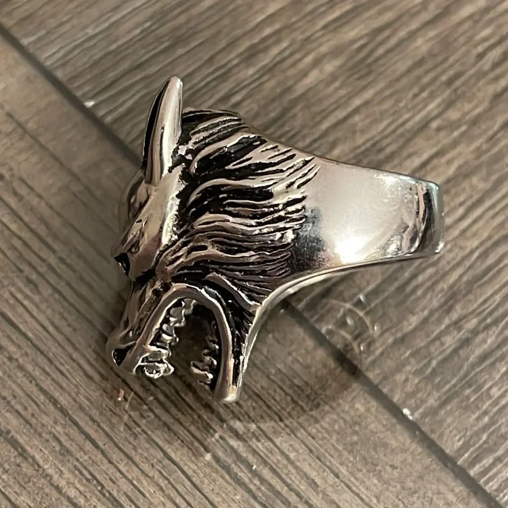 Source Unknown men’s ring